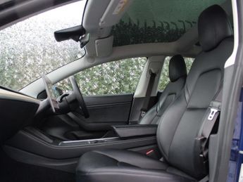 TESLA Model 3 Standard Range Plus Saloon 4dr Electric Auto RWD (241 bhp)