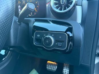 MERCEDES-BENZ CLA 1.3 CLA180 AMG Line (Premium) Coupe 4dr Petrol 7G-DCT-1 OWNER FR