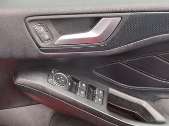 FORD FOCUS 1.0T EcoBoost ST-Line Hatchback 5dr Petrol Manual Euro 6 (s/s) (