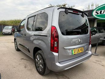 VAUXHALL Combo Life Electric 52kWh Ultimate MPV 5dr Electric Auto (7.4kW Charger) (136 ps)