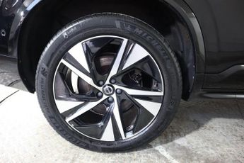 VOLVO XC90 2.0h T8 Recharge 18.8kWh Plus Auto 4WD Euro 6 (s/s) 5dr