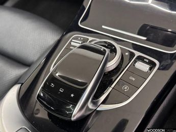 MERCEDES-BENZ C-CLASS C-CLASS 2.0 C200 Sport (Premium) Saloon 4dr Petrol G-Tronic+ Eur