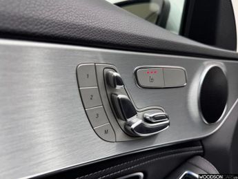 MERCEDES-BENZ C-CLASS C-CLASS 2.0 C200 Sport (Premium) Saloon 4dr Petrol G-Tronic+ Eur