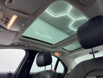 MERCEDES-BENZ C-CLASS C-CLASS 2.0 C200 Sport (Premium) Saloon 4dr Petrol G-Tronic+ Eur