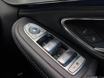 MERCEDES-BENZ C-CLASS C-CLASS 2.0 C200 Sport (Premium) Saloon 4dr Petrol G-Tronic+ Eur