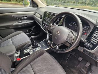 MITSUBISHI OUTLANDER 2.2 DI-D 3 SUV 5dr Diesel Manual 4WD Euro 6 (s/s) (147 ps)