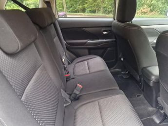 MITSUBISHI OUTLANDER 2.2 DI-D 3 SUV 5dr Diesel Manual 4WD Euro 6 (s/s) (147 ps)