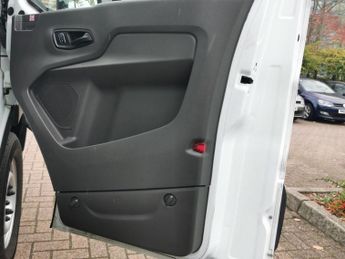 FORD TRANSIT 2.0 350 EcoBlue Leader Luton 2dr Diesel Manual RWD L3 Euro 6 (s/