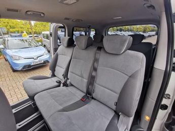 HYUNDAI i800 2.5 CRDi SE MPV 5dr Diesel Manual Euro 6 (136 ps)