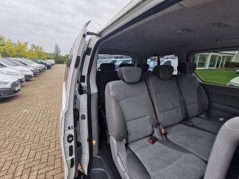 HYUNDAI i800 2.5 CRDi SE MPV 5dr Diesel Manual Euro 6 (136 ps)