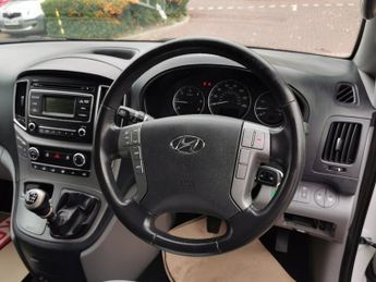 HYUNDAI i800 2.5 CRDi SE MPV 5dr Diesel Manual Euro 6 (136 ps)