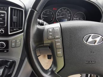HYUNDAI i800 2.5 CRDi SE MPV 5dr Diesel Manual Euro 6 (136 ps)