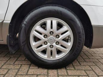 HYUNDAI i800 2.5 CRDi SE MPV 5dr Diesel Manual Euro 6 (136 ps)