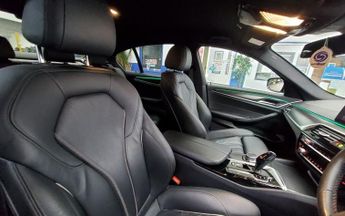 BMW 5 SERIES 2.0 520d MHT M Sport Saloon 4dr Diesel Hybrid Steptronic Euro 6 