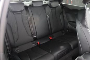 AUDI A3 2.0 TDI S line Hatchback 3dr Diesel S Tronic quattro Euro 6 (s/s