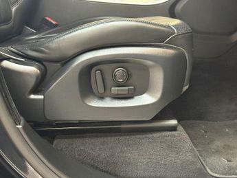 LAND ROVER RANGE ROVER SPORT 3.0 SD V6 HSE SUV 5dr Diesel Auto 4WD Euro 6 (s/s) (306 ps)