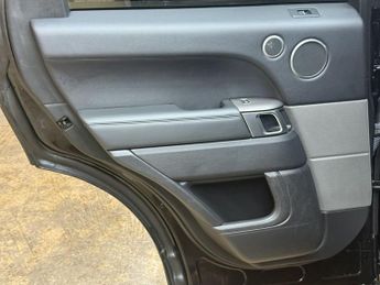 LAND ROVER RANGE ROVER SPORT 3.0 SD V6 HSE SUV 5dr Diesel Auto 4WD Euro 6 (s/s) (306 ps)