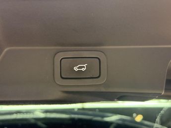 LAND ROVER RANGE ROVER SPORT 3.0 SD V6 HSE SUV 5dr Diesel Auto 4WD Euro 6 (s/s) (306 ps)