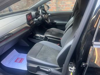 VOLKSWAGEN ID.4 Pro Performance 77kWh Life SUV 5dr Electric Auto (204 ps)