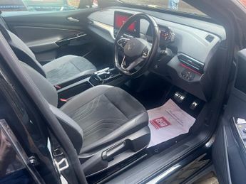 VOLKSWAGEN ID.4 Pro Performance 77kWh Life SUV 5dr Electric Auto (204 ps)