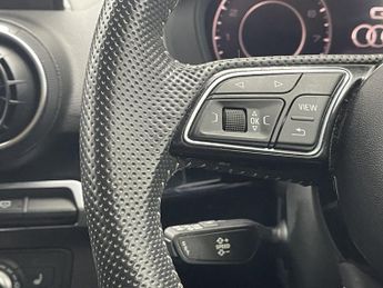 AUDI Q2 1.5 TFSI CoD 35 Black Edition SUV 5dr Petrol S Tronic Euro 6 (s/