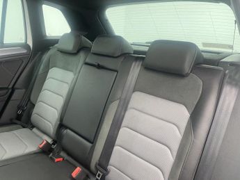 VOLKSWAGEN TIGUAN 2.0 TDI BlueMotion Tech R-Line SUV 5dr Diesel DSG 4Motion Euro 6
