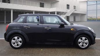 MINI HATCH 1.5 Cooper Hatchback 5dr Petrol Auto Euro 6 (s/s) (136 ps)