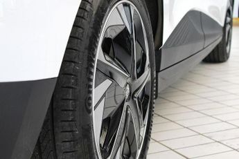 MG 1100 51kWh SE Hatchback 5dr Electric Auto (170 ps)