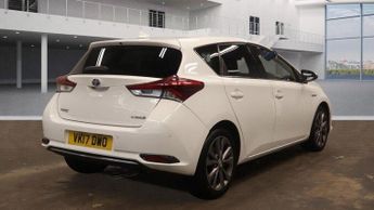 TOYOTA AURIS 1.8 VVT-h Excel CVT Euro 6 (s/s) 5dr (Safety Sense)