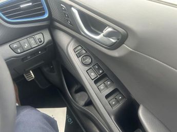 HYUNDAI IONIQ 1.6 h-GDi Premium SE Hatchback 5dr Petrol Hybrid DCT Euro 6 (s/s