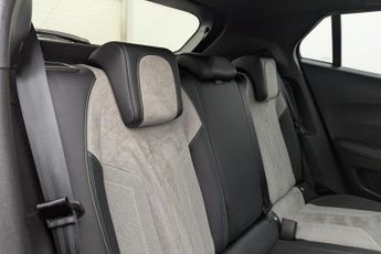 PEUGEOT E-2008 50kWh GT SUV 5dr Electric Auto (136 ps)
