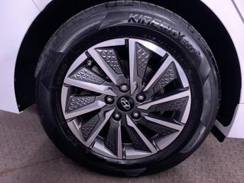 HYUNDAI IONIQ 38.3kWh Premium SE Hatchback 5dr Electric Auto (136 ps)