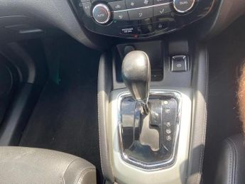 NISSAN QASHQAI 1.6 dCi Tekna SUV 5dr Diesel XTRON 2WD Euro 6 (s/s) (130 ps)