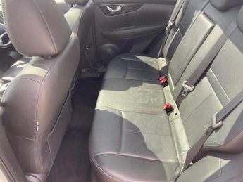 NISSAN QASHQAI 1.6 dCi Tekna SUV 5dr Diesel XTRON 2WD Euro 6 (s/s) (130 ps)