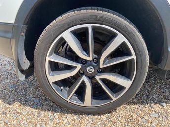 NISSAN QASHQAI 1.6 dCi Tekna SUV 5dr Diesel XTRON 2WD Euro 6 (s/s) (130 ps)