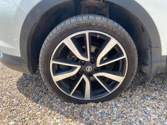 NISSAN QASHQAI 1.6 dCi Tekna SUV 5dr Diesel XTRON 2WD Euro 6 (s/s) (130 ps)