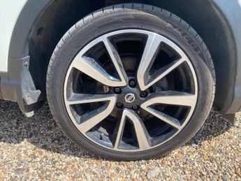 NISSAN QASHQAI 1.6 dCi Tekna SUV 5dr Diesel XTRON 2WD Euro 6 (s/s) (130 ps)