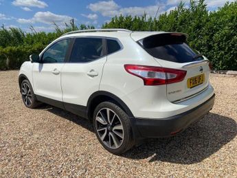 NISSAN QASHQAI 1.6 dCi Tekna SUV 5dr Diesel XTRON 2WD Euro 6 (s/s) (130 ps)