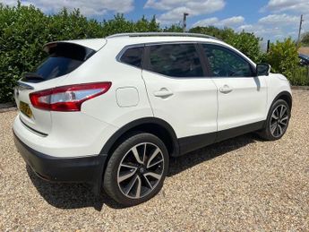 NISSAN QASHQAI 1.6 dCi Tekna SUV 5dr Diesel XTRON 2WD Euro 6 (s/s) (130 ps)
