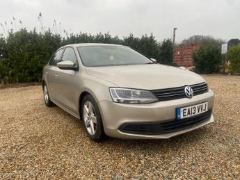 Volkswagen Jetta 1.6 TDI BlueMotion Tech SE Saloon 4dr Diesel Manual Euro 5 (s/s)