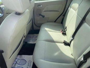FORD FIESTA 1.4 Ghia Hatchback 5dr Petrol Manual (147 g/km, 79 bhp)