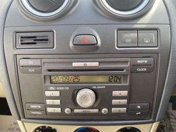 FORD FIESTA 1.4 Ghia Hatchback 5dr Petrol Manual (147 g/km, 79 bhp)