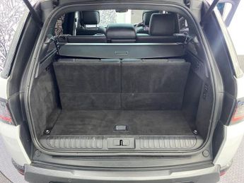 LAND ROVER RANGE ROVER SPORT 3.0 SD V6 HSE SUV 5dr Diesel Auto 4WD Euro 6 (s/s) (306 ps)