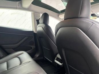 TESLA Model 3 (Dual Motor) Long Range Saloon 4dr Electric Auto 4WDE (346 ps)