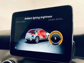 MERCEDES-BENZ GLA 2.1 GLA200d AMG Line SUV 5dr Diesel 7G-DCT Euro 6 (s/s) (136 ps)