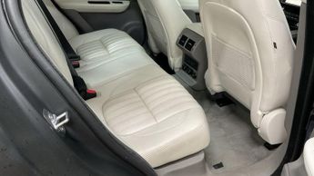JAGUAR F-PACE 2.0 D180 Portfolio SUV 5dr Diesel Auto AWD Euro 6 (s/s) (180 ps)