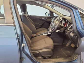 VAUXHALL ASTRA 1.6 16v SRi Hatchback 5dr Petrol Auto Euro 5 (115 ps)