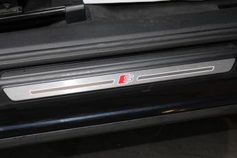 AUDI Q5 2.0 TDI S line SUV 5dr Diesel S Tronic quattro Euro 6 (s/s) (190