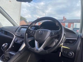VAUXHALL ZAFIRA TOURER 1.4i Turbo SRi Nav MPV 5dr Petrol Manual Euro 6 (140 ps)