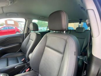 VAUXHALL ZAFIRA TOURER 1.4i Turbo SRi Nav MPV 5dr Petrol Manual Euro 6 (140 ps)